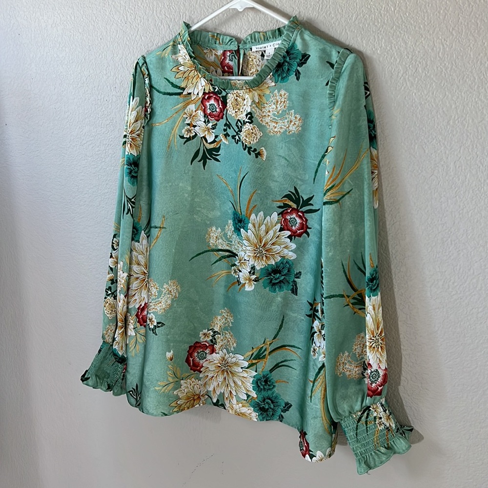 Violet + Claire Long Sleeve Floral Blouse Size Large - Picture 2 of 13